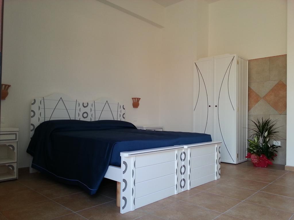 Agriturismo Tenuta Don Giovanni ميليندونيو الغرفة الصورة